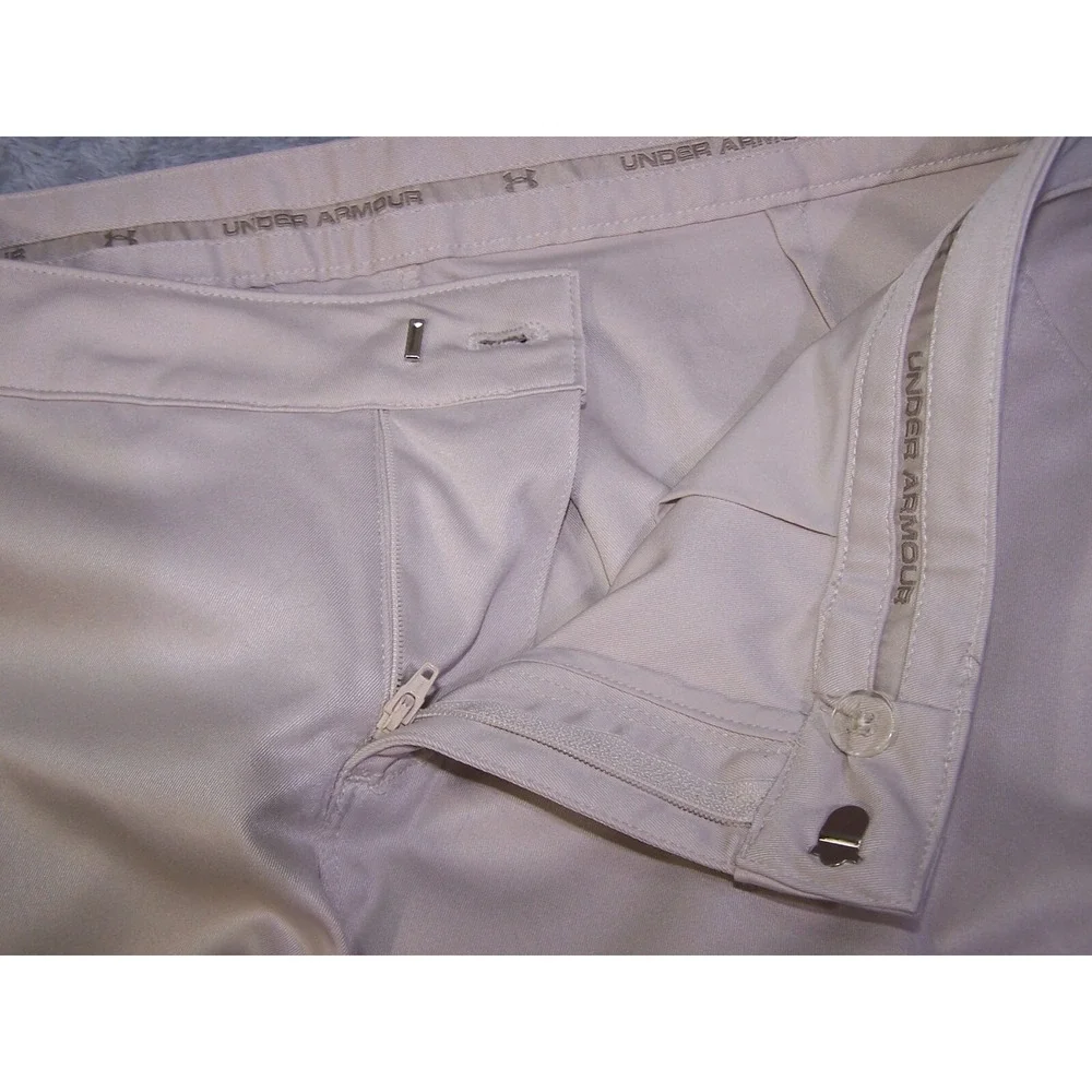 Under Armour Shorts Women's Size‎ 10 33X9.5 Performance khaki Tan Beige